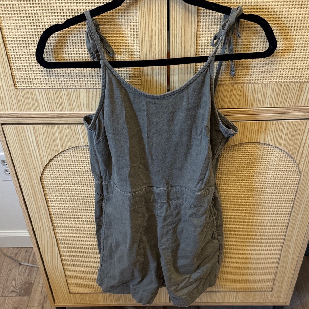 Green Sleeveless Tie-Strap Romper